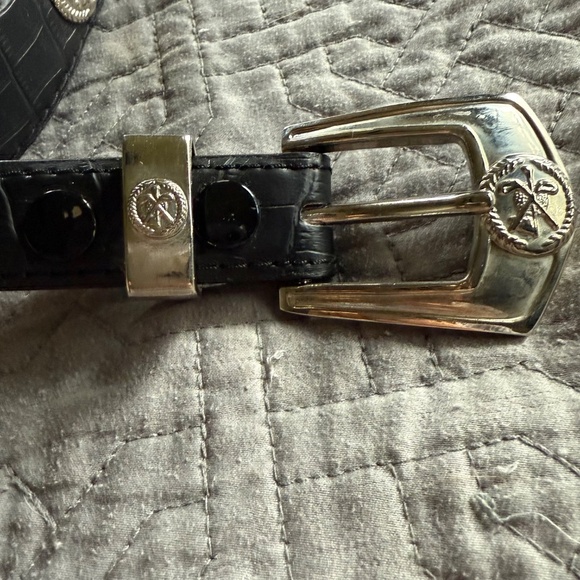 Black Leather Belt with Golf Club Medallions Size Medium - Picture 7 of 8